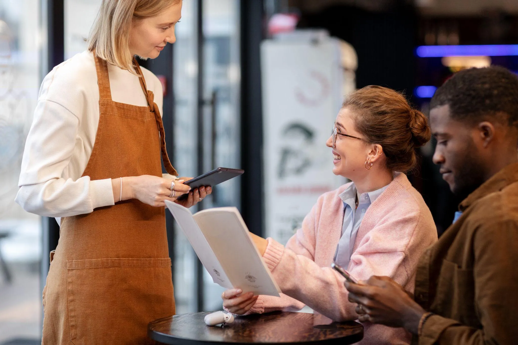 What Traditional Restaurants Can Learn from Ghost Kitchens in 2025